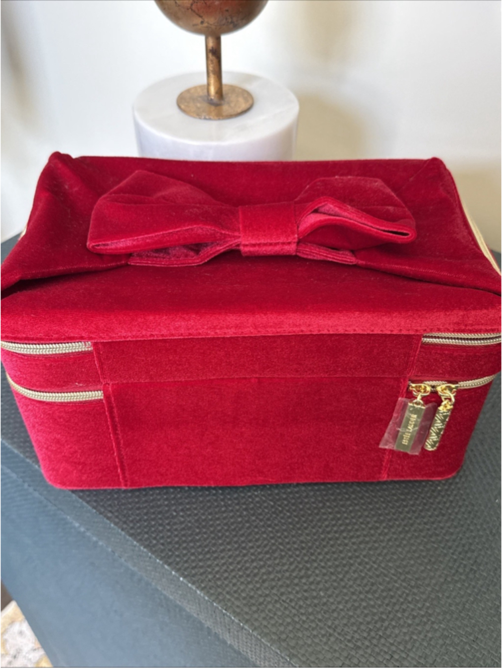 Estee Lauder Red Velvet Bow Accented Cosmetic Makeup Bag Travel Case NWOT - Picture 4 of 9